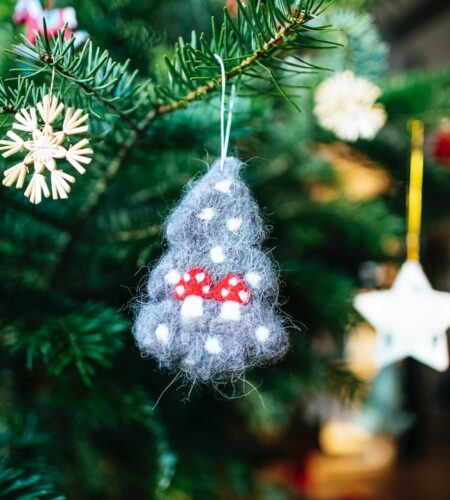 Festive Felt: DIY Christmas Tree Decorations